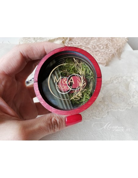 Round wooden wedding box with ring space