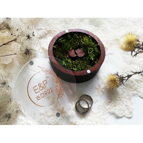 Round ring box with magnetic closure - personalized wedding box with moss