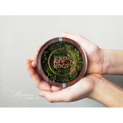 Round Ring Box with Magnetic Closure