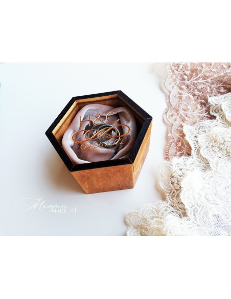 Engraved wedding ring box with a clear lid