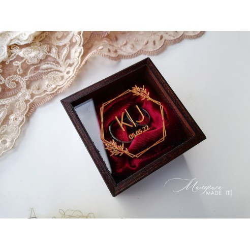 square ring box with velvet
