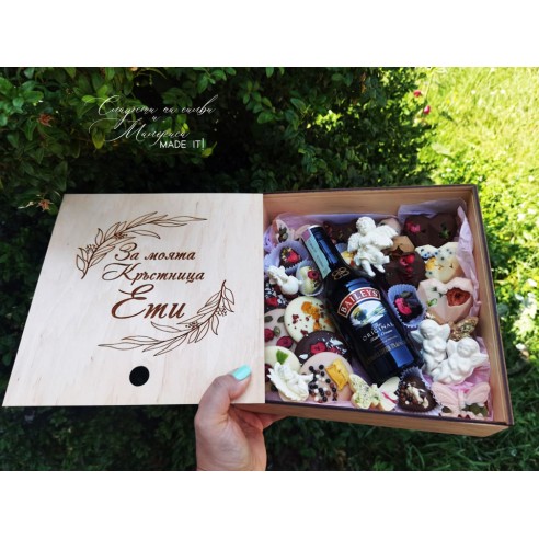 Gift box - invitation for godmother