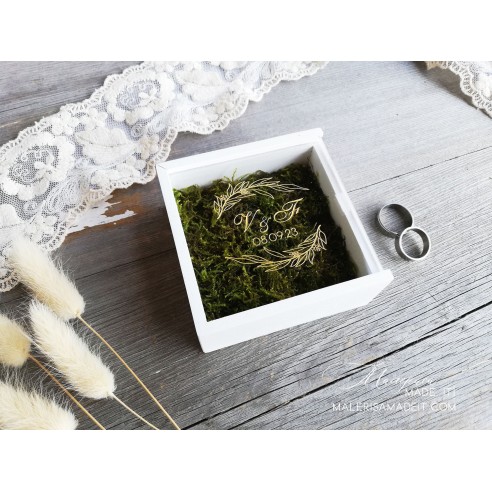 Square Ring Box with Moss | Wooden Personalized Wedding Box