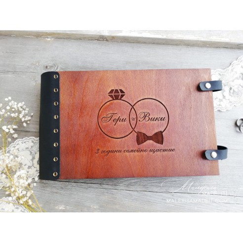 Personalized wedding photo album made of wood and genuine leather | Malerisa Made It