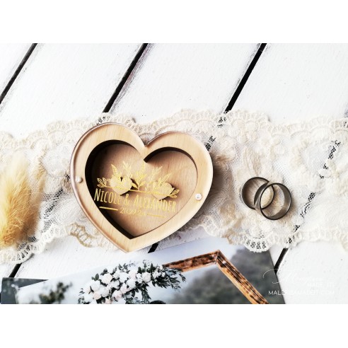 Heart-shaped wedding ring box