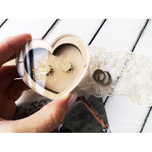 Heart-shaped wedding ring box