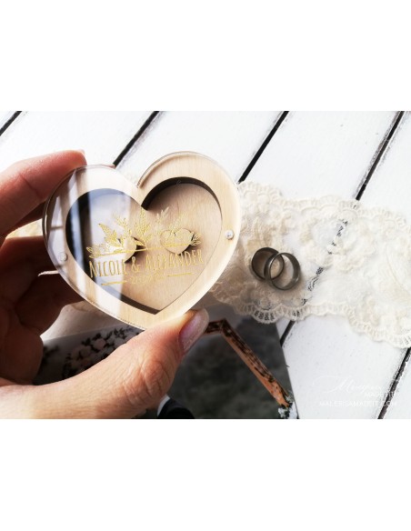 Heart-shaped wedding ring box
