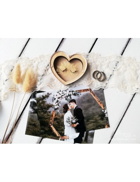 Heart-shaped wedding ring box