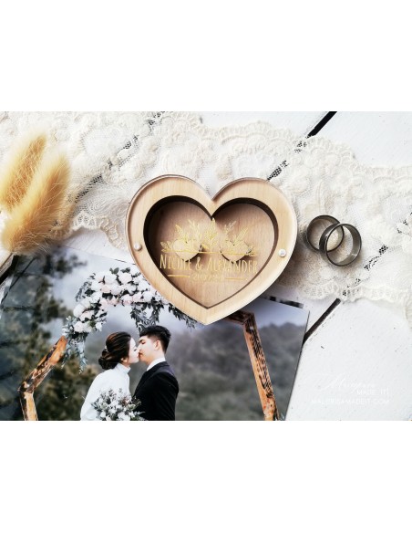 Heart-shaped wedding ring box