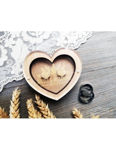 Heart-shaped wedding ring box