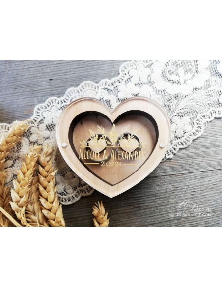 Heart-shaped wedding ring box