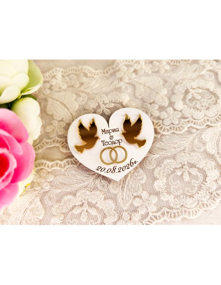 Wedding guest gifts – personalized heart magnet with golden doves