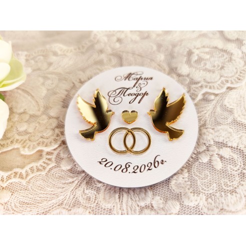 Wedding guest gifts – personalized magnet with gold doves and rings