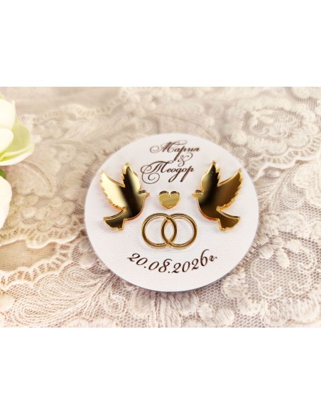 Wedding guest gifts – personalized magnet with gold doves and rings