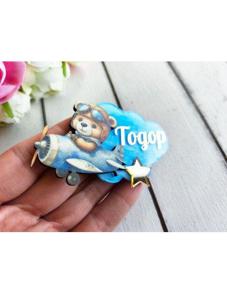 Magnet gift for guests - teddy bear in an airplane - birthday, baptism or wedding cake
