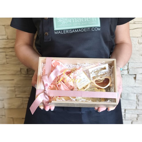 Bridesmaid box with name | Personalized gift box with accessories