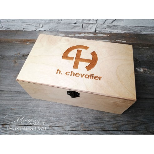 Wooden gift box with hinges and clasp, different colors, personalized with company logo, handmade