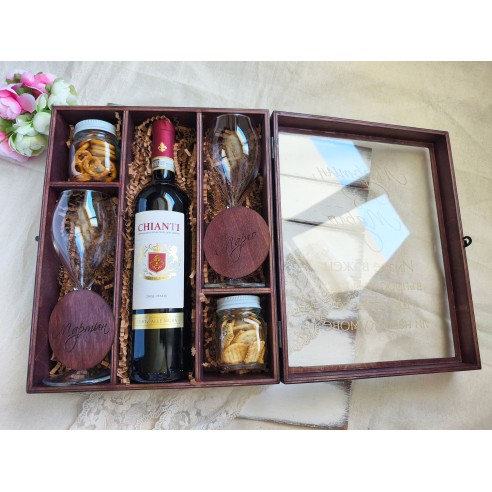 Personalized wooden invitation box for best man and best woman with transparent lid | Malerisa Made It
