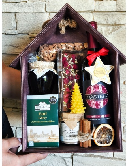 Wooden house gift box with transparent lid and original design