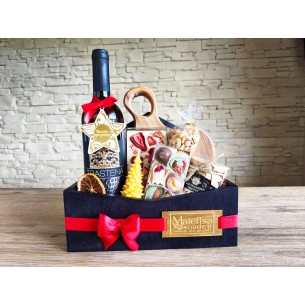 Wooden gift basket for corporate gifts | MalerisaMadeIt