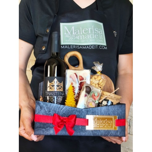 Original wooden gift basket for employees and clients