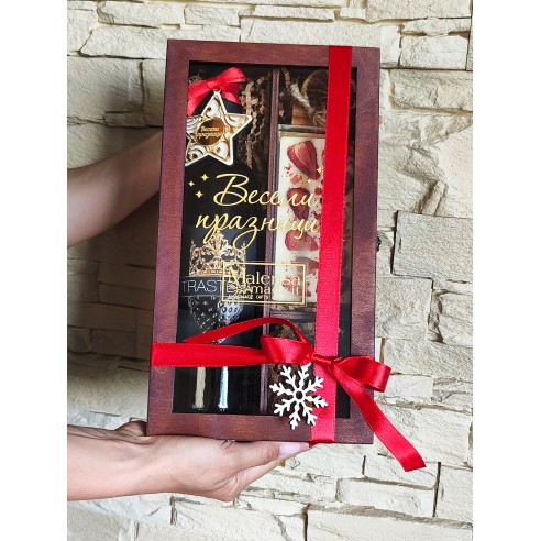 Luxury rectangular wooden box with transparent lid for corporate gifts