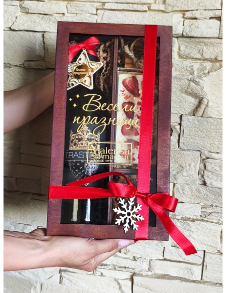 Luxury rectangular wooden box with transparent lid for corporate gifts