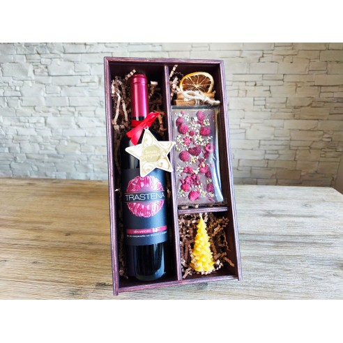 Personalized wooden box with sliding lid for business gifts