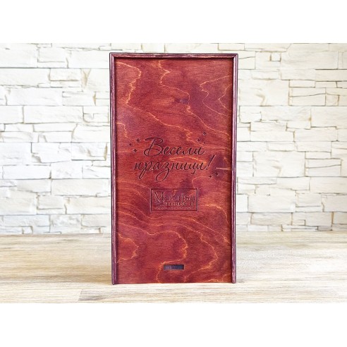 Stylish wooden box with compartments and premium look