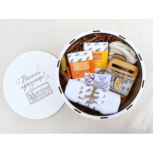 Gift set with natural soaps for employees