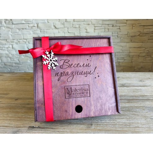 Square corporate gourmet box with branded design and premium product arrangement