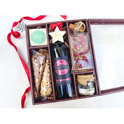 Elegant wooden box for corporate gifts and advertising campaigns