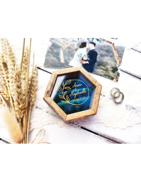 Walnut Ring Box with Velvet