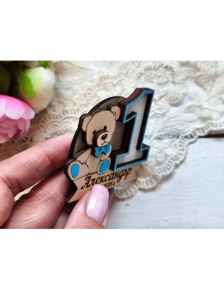 Personalized bear magnet for children's holiday