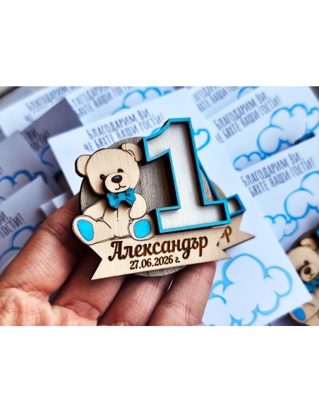 Bear magnet for guests of the cake