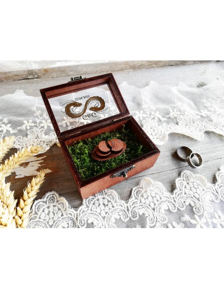 Wooden Ring Box with Clear Lid and Natural Moss Insert