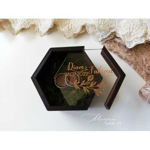 Ring box with natural moss | Personalized wedding box